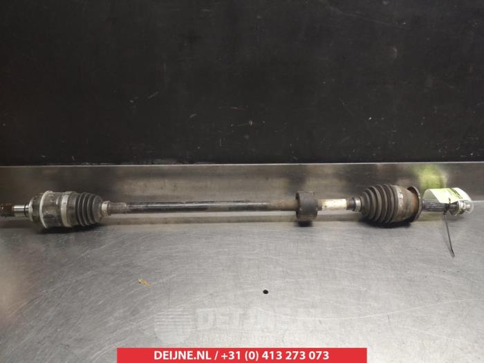 Suzuki Baleno Aandrijfas rechts-voor O319999