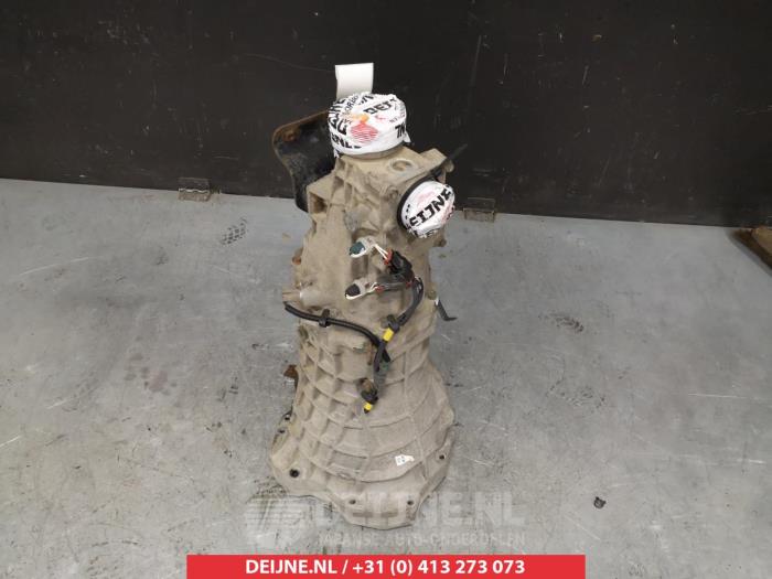 Nissan NP 300 Getriebe O372037