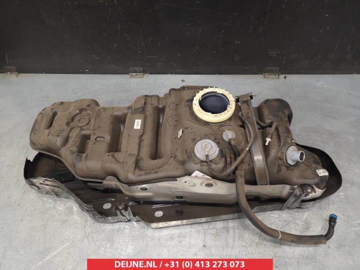 Toyota Landcruiser Tank O302528