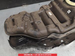 Toyota Landcruiser Krafstofftank O302528 foto 2