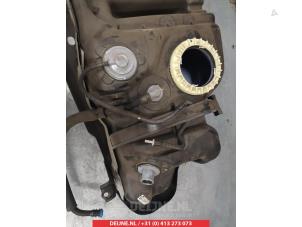 Toyota Landcruiser Krafstofftank O302528 foto 3