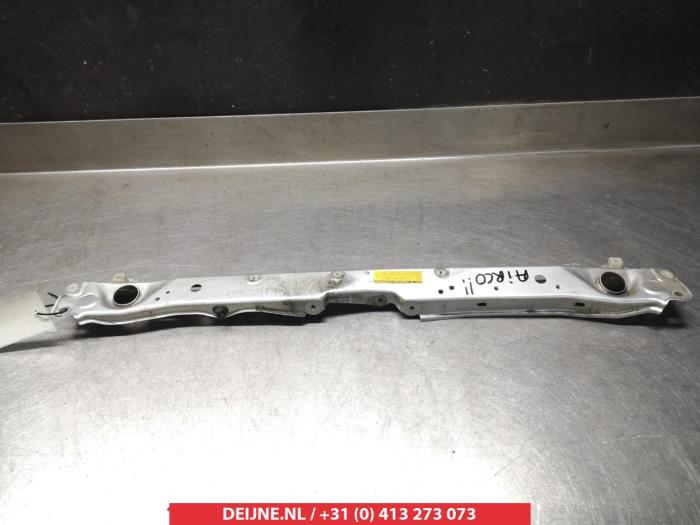 Toyota Rav-4 Slotplaat voor O270628