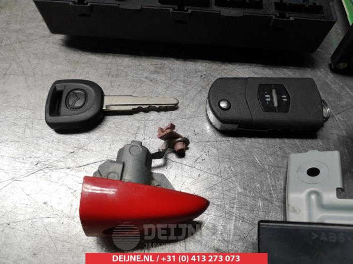 Mazda 2 Slotenset Cilinder (compleet) O277713