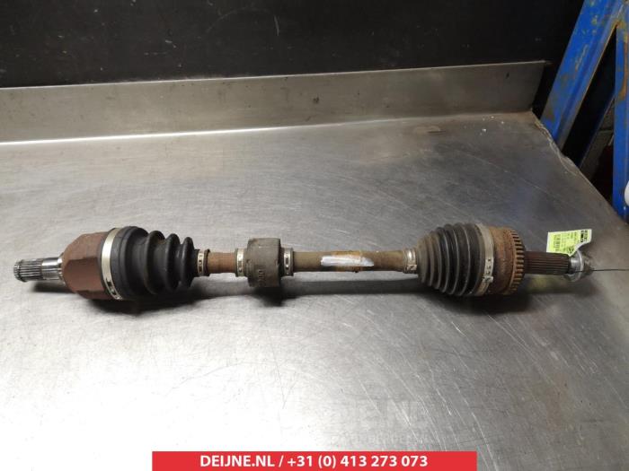 Gebruikte Aandrijfas links-voor Hyundai i30 (GDHB5) 1.6 CRDi 16V VGT Prijs € 75,00 Margeregeling aangeboden door V.Deijne Jap.Auto-onderdelen BV
