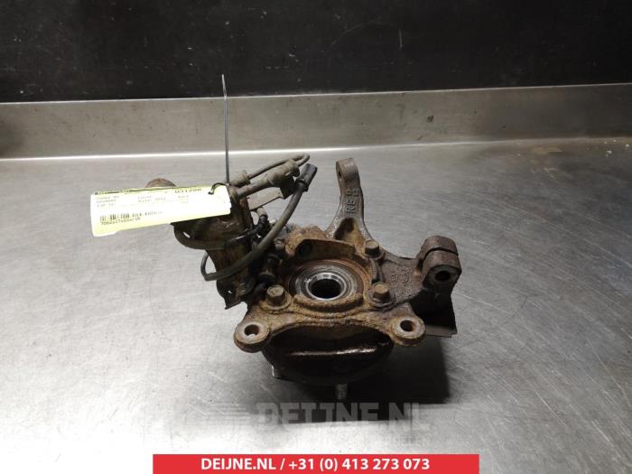 Hyundai I30 Fusee rechts-voor O323366
