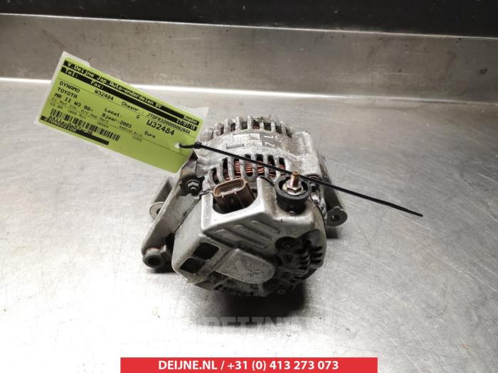 Dynamo van een Toyota MR2 (ZZW30) 1.8 16V VT-i 2003