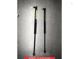 Ssang Yong Kyron Gasdemper links-achter O294063 foto 3
