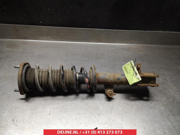 Toyota MR II Stoßdämpferstrebe rechts hinten O378102