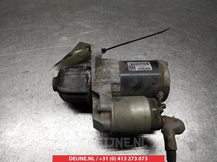 Startmotor van een Suzuki Splash 1.0 12V 2009