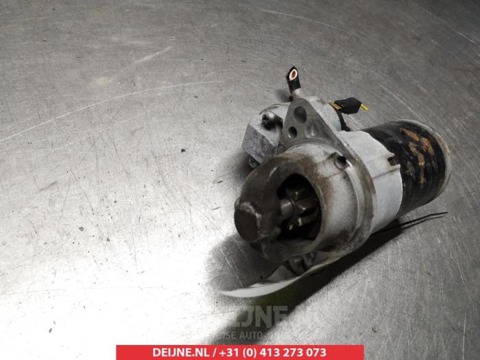Startmotor van een Suzuki Splash 1.0 12V 2009