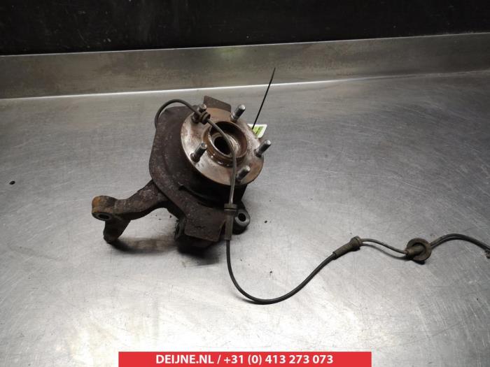 Nissan Murano Fusee rechts-voor O323584