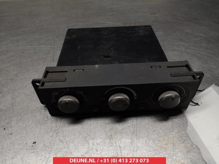 Mitsubishi Pajero Kachel Bedieningspaneel O306054