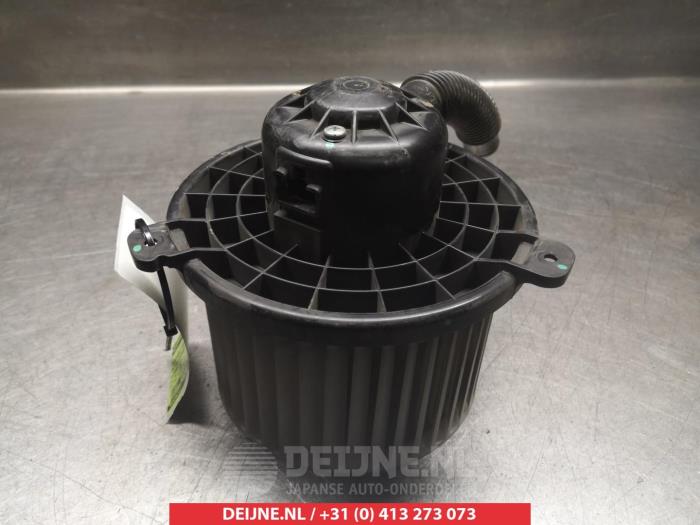 Mitsubishi L200 Kachel Ventilatiemotor O367247