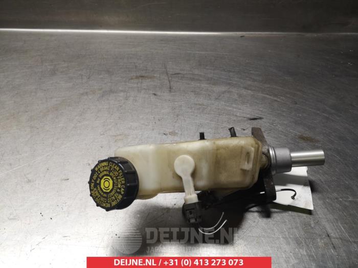 Toyota Yaris Hoofdremcilinder O337113