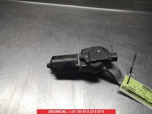 Nissan 370Z Front wiper motor O348651 photo 2