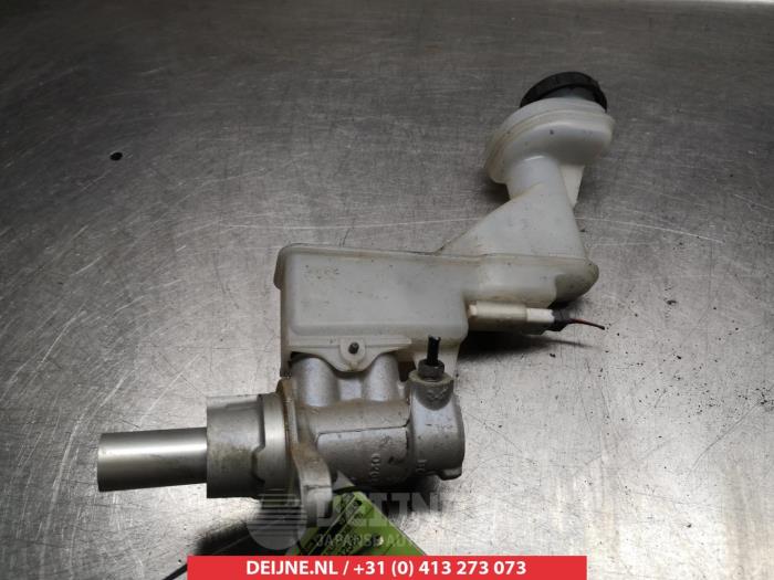 Nissan Qashqai+2 Hoofdremcilinder O336569