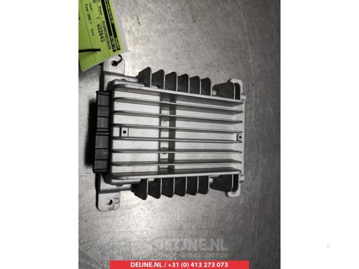 Nissan 370Z Radio versterker O313925