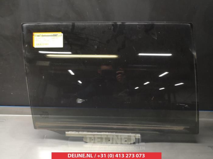 Toyota Avensis Portierruit 4Deurs rechts-achter O288863