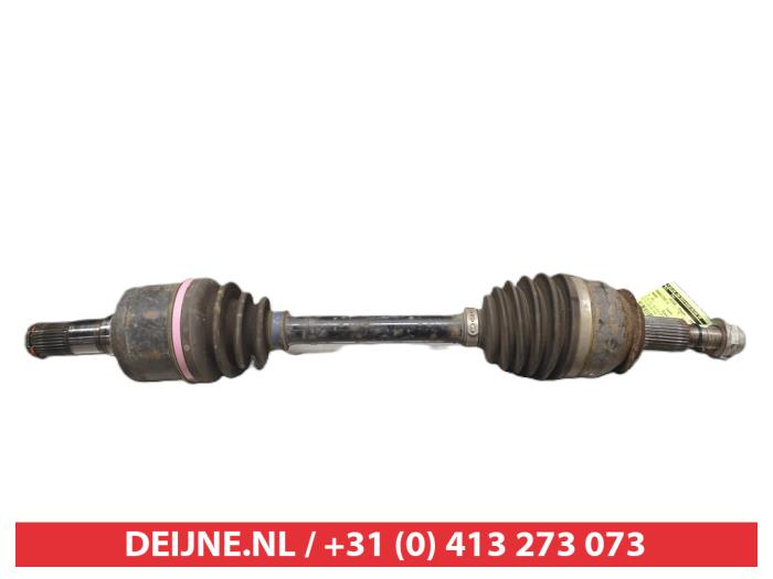 Gebruikte Aandrijfas links-voor Mazda 3 (BM/BN) 2.0 SkyActiv-G 16V Prijs € 75,00 Margeregeling aangeboden door V.Deijne Jap.Auto-onderdelen BV