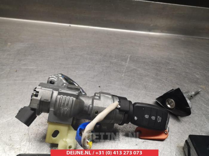 Kia Rio Slotenset Cilinder (compleet) O278378