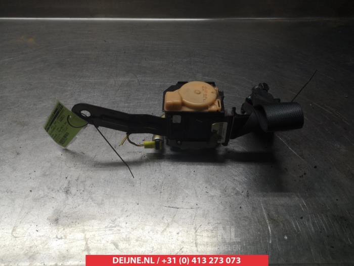 Nissan Almera Front seatbelt, right O315120