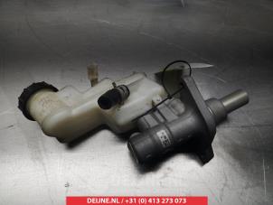 Gebruikte Hoofdremcilinder Toyota Yaris III (P13) 1.0 12V VVT-i Prijs € 25,00 Margeregeling aangeboden door V.Deijne Jap.Auto-onderdelen BV