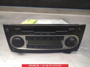 Gebruikte Radio Mitsubishi Colt (Z2/Z3) 1.3 16V Prijs € 35,00 Margeregeling aangeboden door V.Deijne Jap.Auto-onderdelen BV