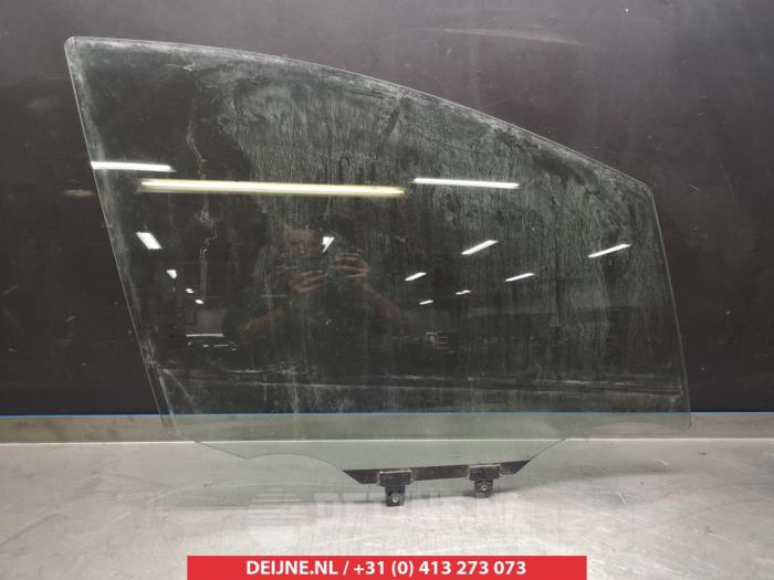 Nissan Micra Door window 4-door, front right O274713