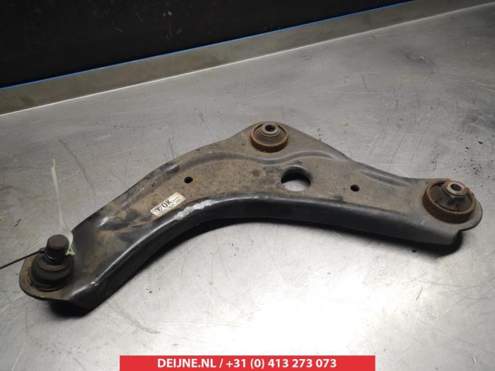 Nissan Qashqai Querlenker unten links vorne O381242