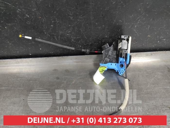 Kia Ceed Türschlossmechanik 4-türig rechts hinten O281586