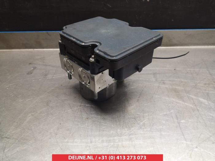 Gebruikte ABS Pomp Nissan Micra (K14) 0.9 IG-T 12V Prijs € 125,00 Margeregeling aangeboden door V.Deijne Jap.Auto-onderdelen BV
