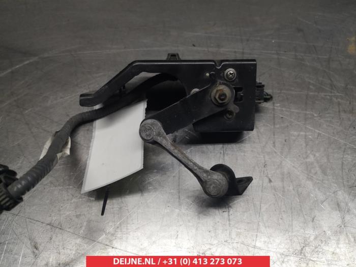 Suzuki SX-4 Xenon height adjustment O266889