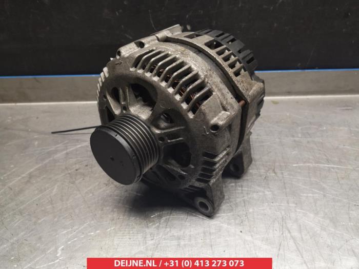 Gebruikte Alternator Suzuki Grand Vitara I (FT/GT/HT) 2.0 TDi 16V Prijs € 50,00 Margeregeling aangeboden door V.Deijne Jap.Auto-onderdelen BV