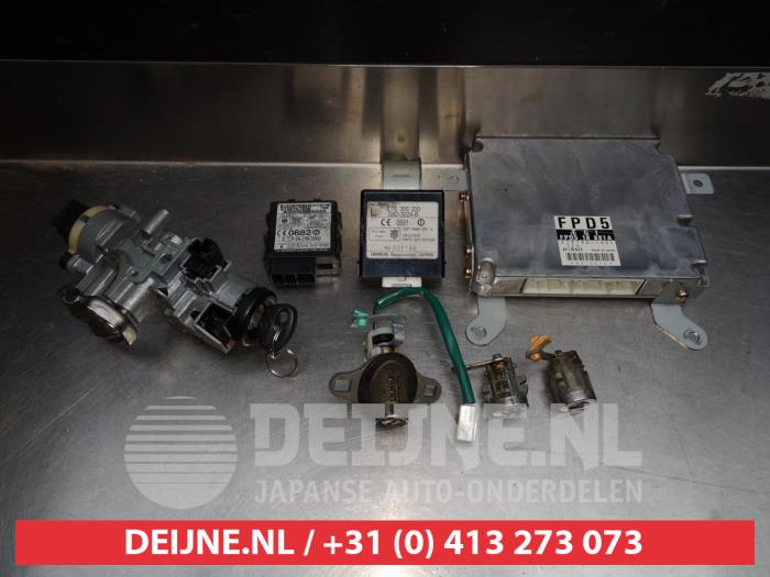 Mazda Premacy Kontaktslot+Sleutel O334718