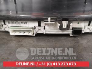 Nissan Navara Kilometerteller KM O304458 foto 3