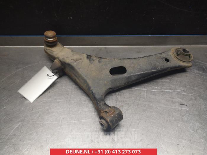 Subaru Impreza Querlenker unten rechts vorne O382289