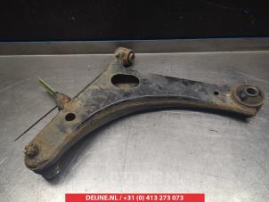 Subaru Impreza Front lower wishbone, right O382289 photo 2