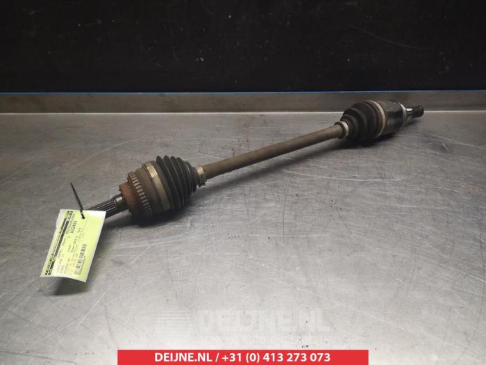 Suzuki Celerio Aandrijfas links-voor O318440
