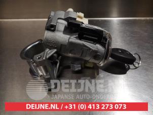 Toyota Verso Ignition lock + key O336088 photo 2