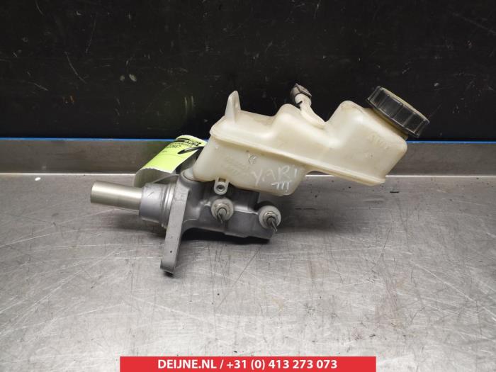 Toyota Yaris Hoofdremcilinder O337108