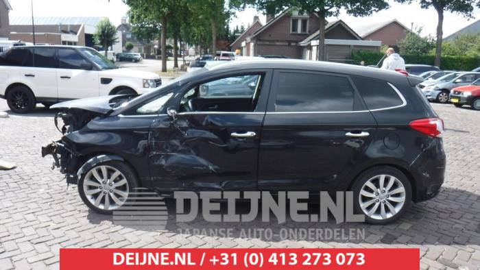 Kia Carens Türscheibe 4-türig links hinten O287573