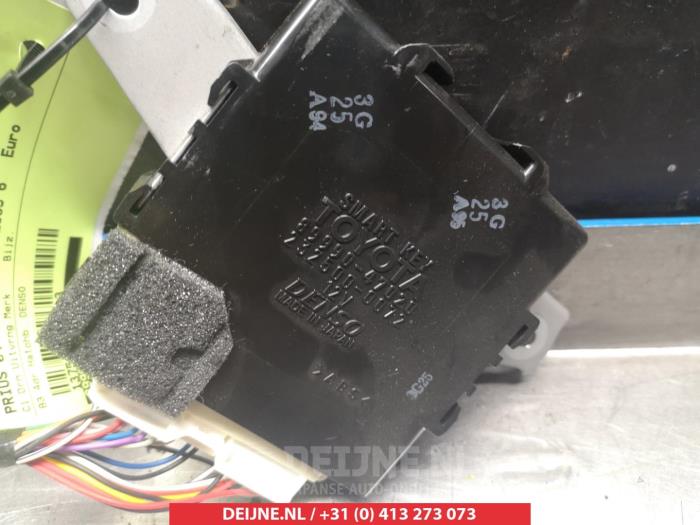 Toyota Prius Module keyless vehicle O270821