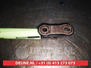 Toyota Yaris Gasdemper links-achter O294498 foto 2