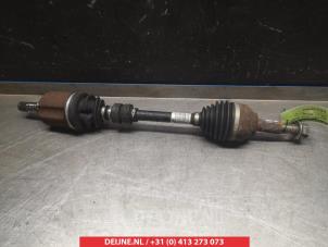 Gebruikte Aandrijfas links-voor Nissan Qashqai (J10) 1.5 dCi Prijs € 50,00 Margeregeling aangeboden door V.Deijne Jap.Auto-onderdelen BV