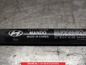 Hyundai I40 Bonnet gas strut, right O266067 photo 2