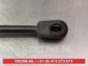 Kia Carens Gasdemper links-achter O293979 foto 3