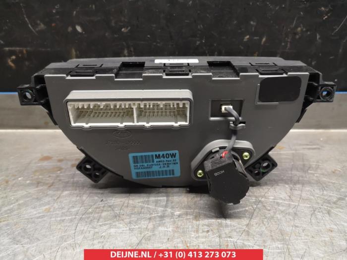 Kachel Bedieningspaneel van een Kia Soul I (AM) 1.6 CRDi 16V 2012