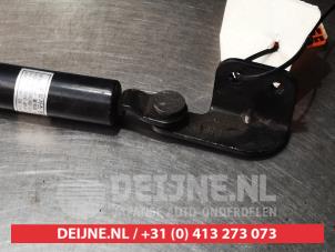 Hyundai Terracan Bonnet gas strut, left O266025 photo 3