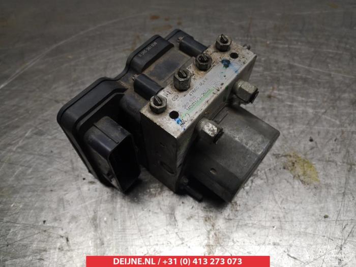 Nissan Qashqai ABS pump O337663