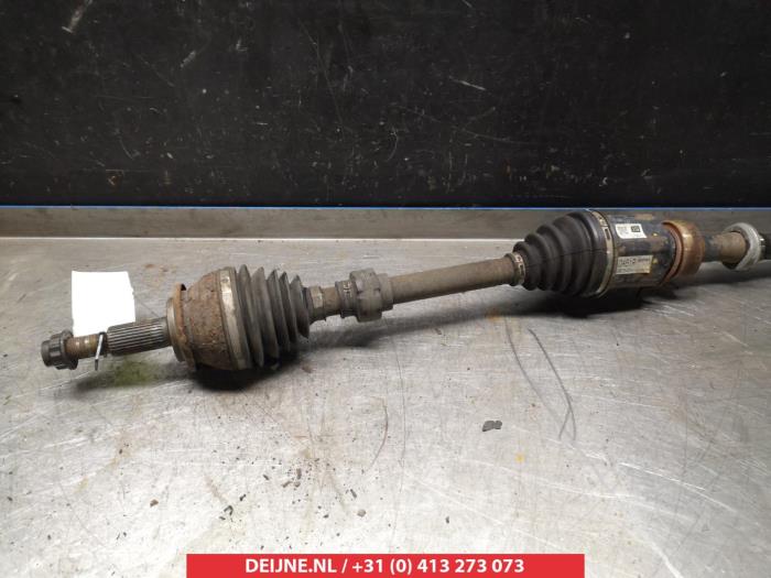 Gebruikte Steekas rechts-voor Toyota RAV4 (A3) 2.2 D-4D 16V 4x4 Prijs € 75,00 Margeregeling aangeboden door V.Deijne Jap.Auto-onderdelen BV